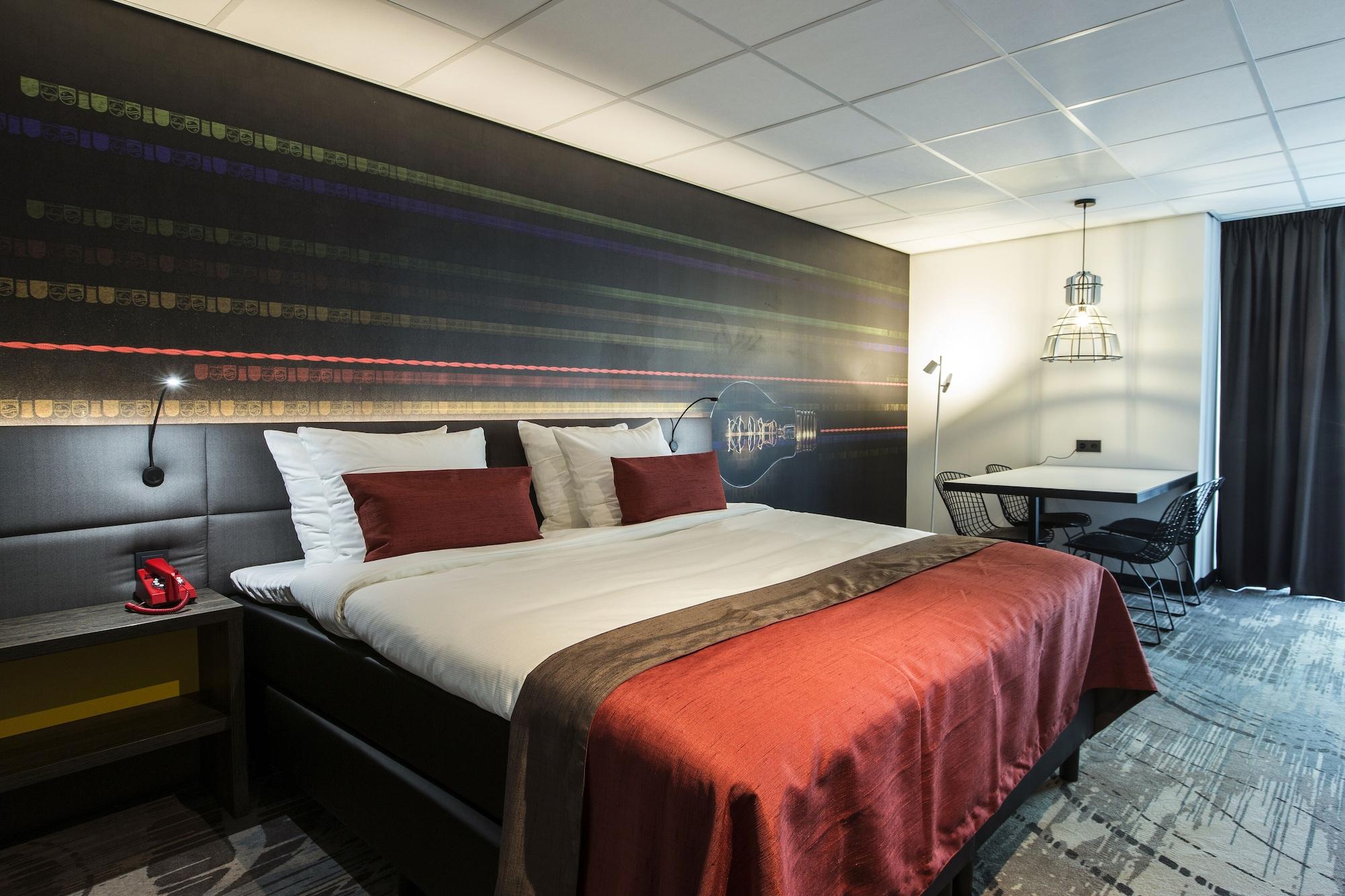 Leonardo Hotel Eindhoven City Center Former Crown Hotel Bagian luar foto