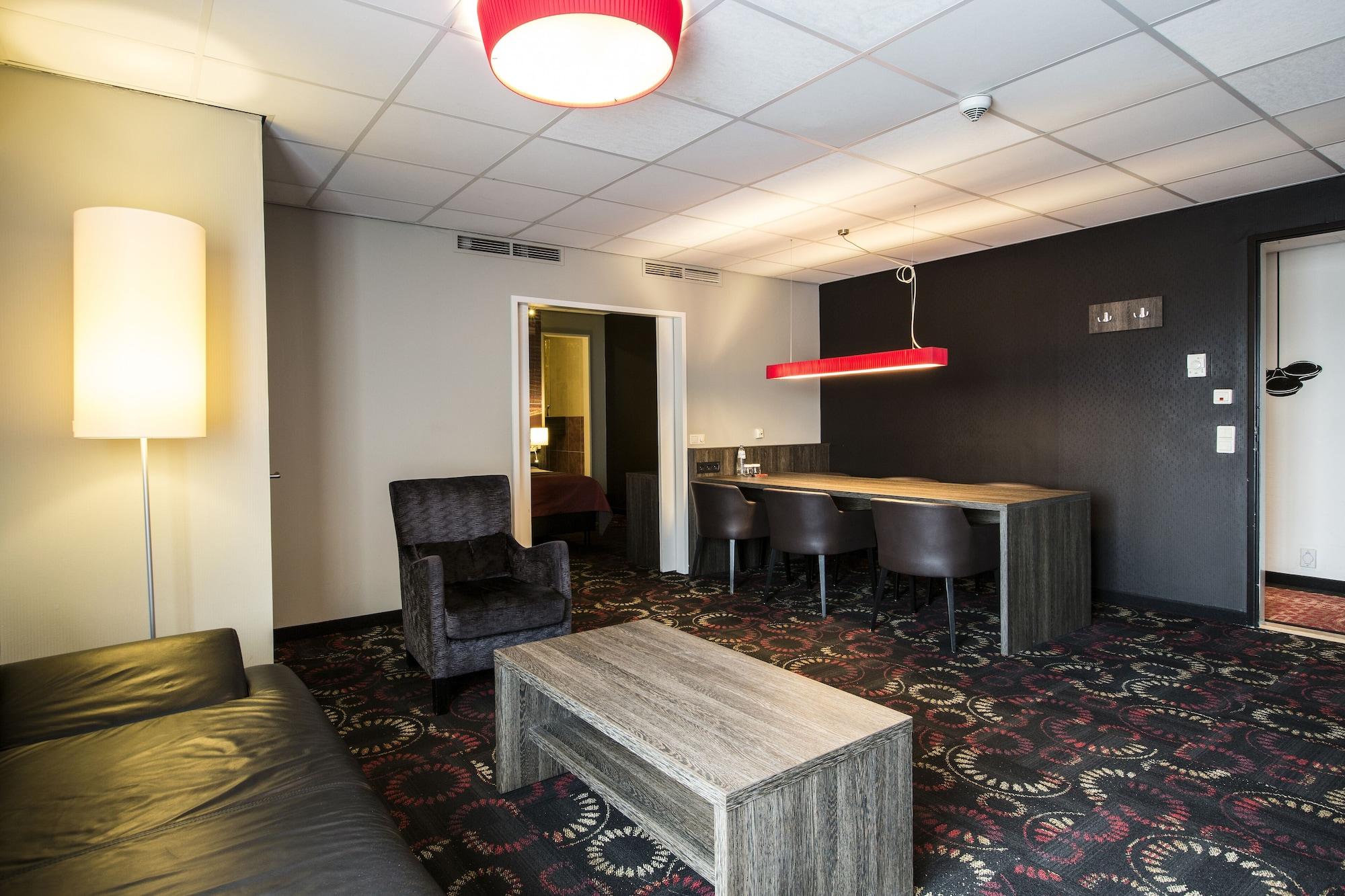 Leonardo Hotel Eindhoven City Center Former Crown Hotel Bagian luar foto