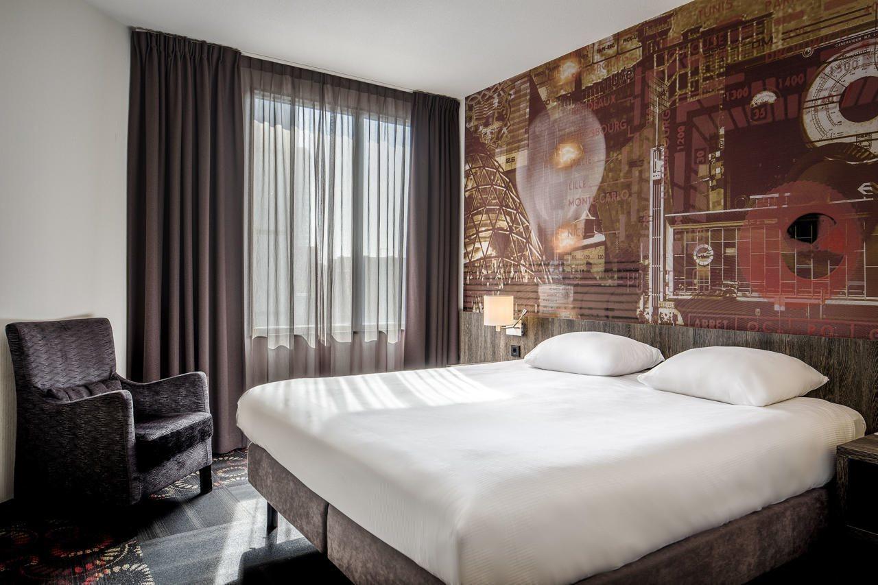 Leonardo Hotel Eindhoven City Center Former Crown Hotel Bagian luar foto