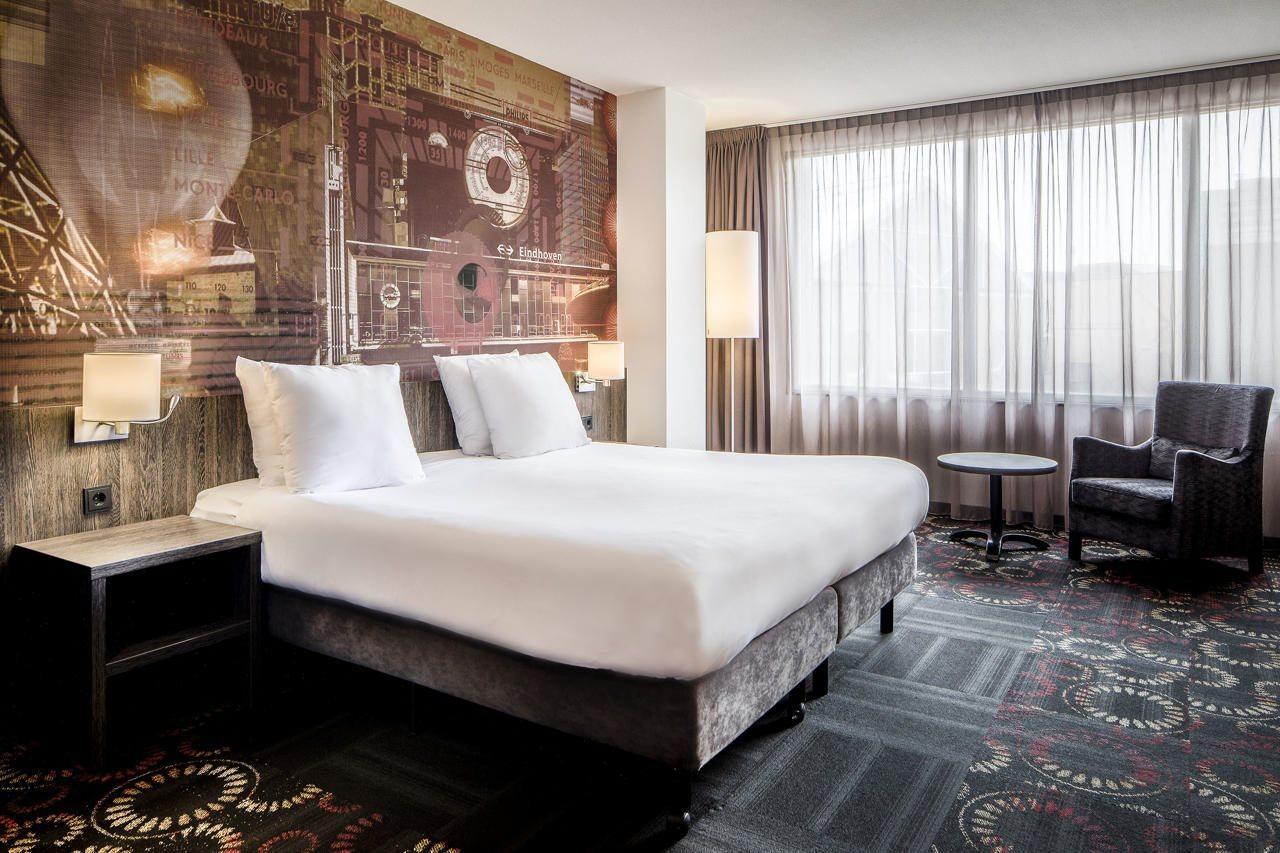 Leonardo Hotel Eindhoven City Center Former Crown Hotel Bagian luar foto