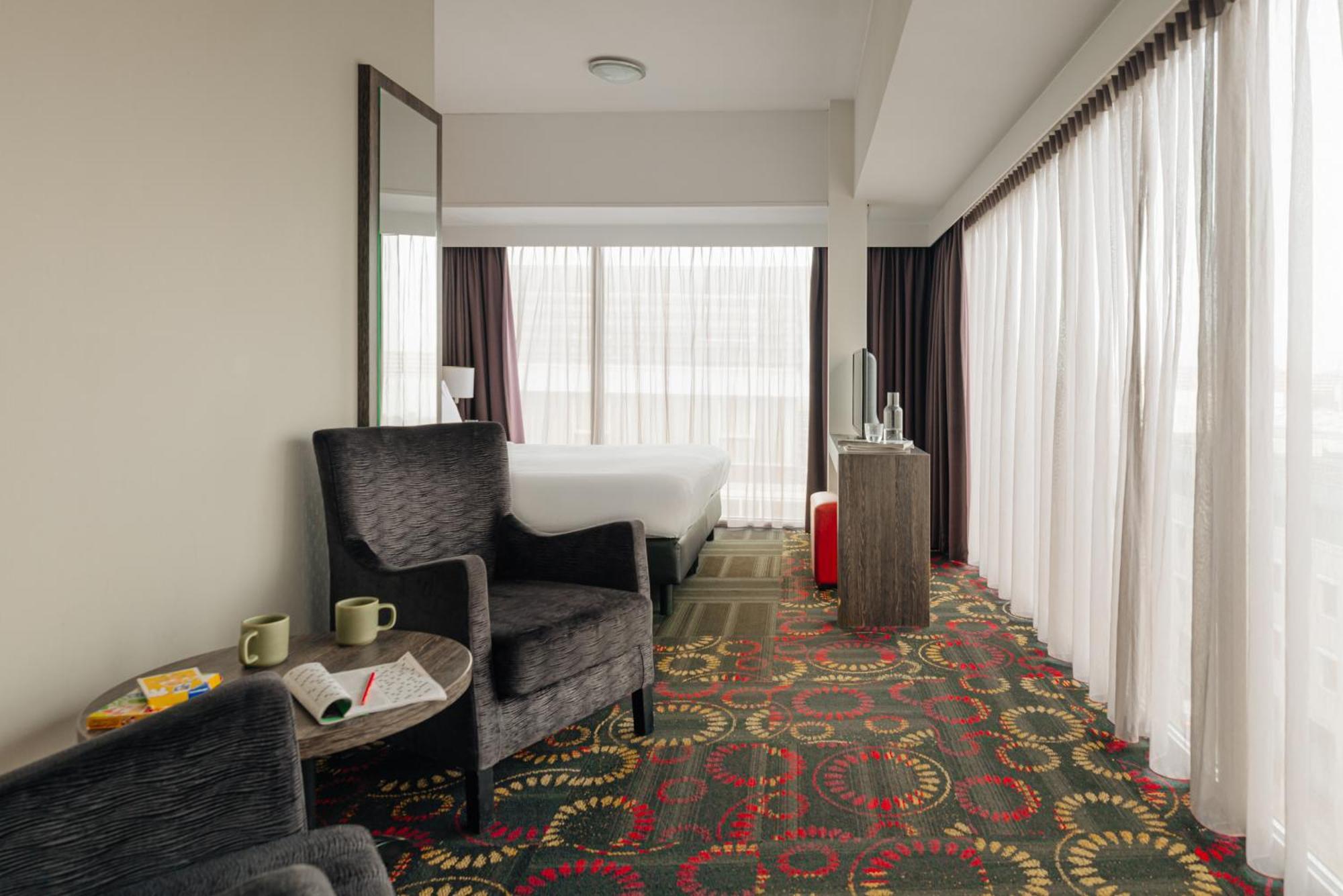Leonardo Hotel Eindhoven City Center Former Crown Hotel Bagian luar foto
