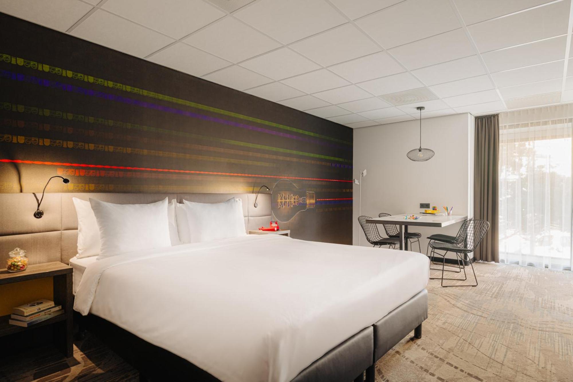 Leonardo Hotel Eindhoven City Center Former Crown Hotel Bagian luar foto