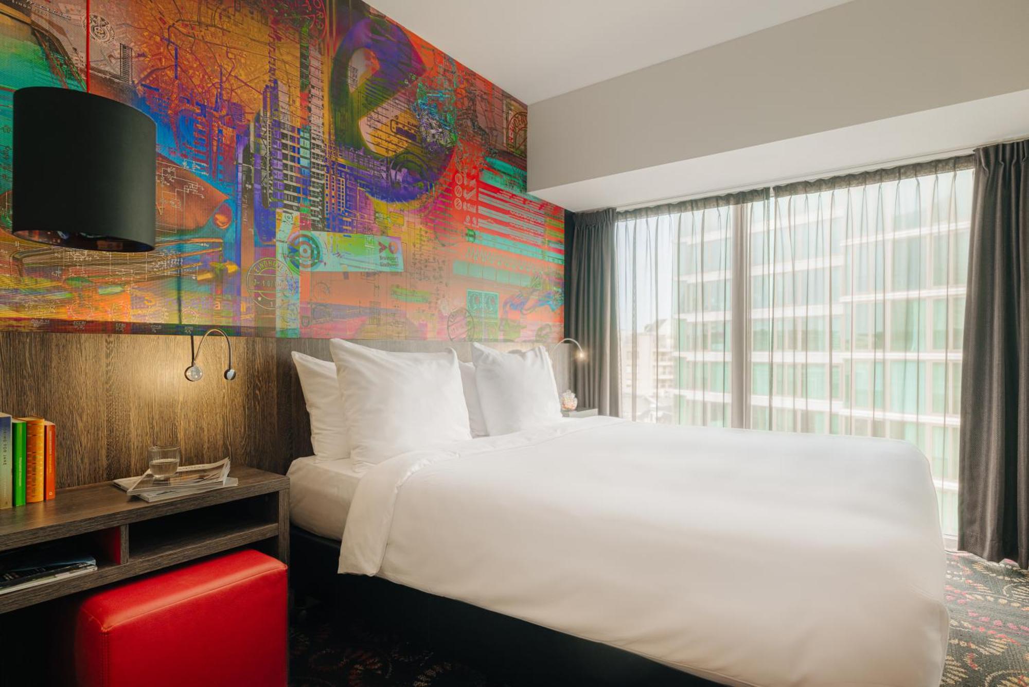 Leonardo Hotel Eindhoven City Center Former Crown Hotel Bagian luar foto