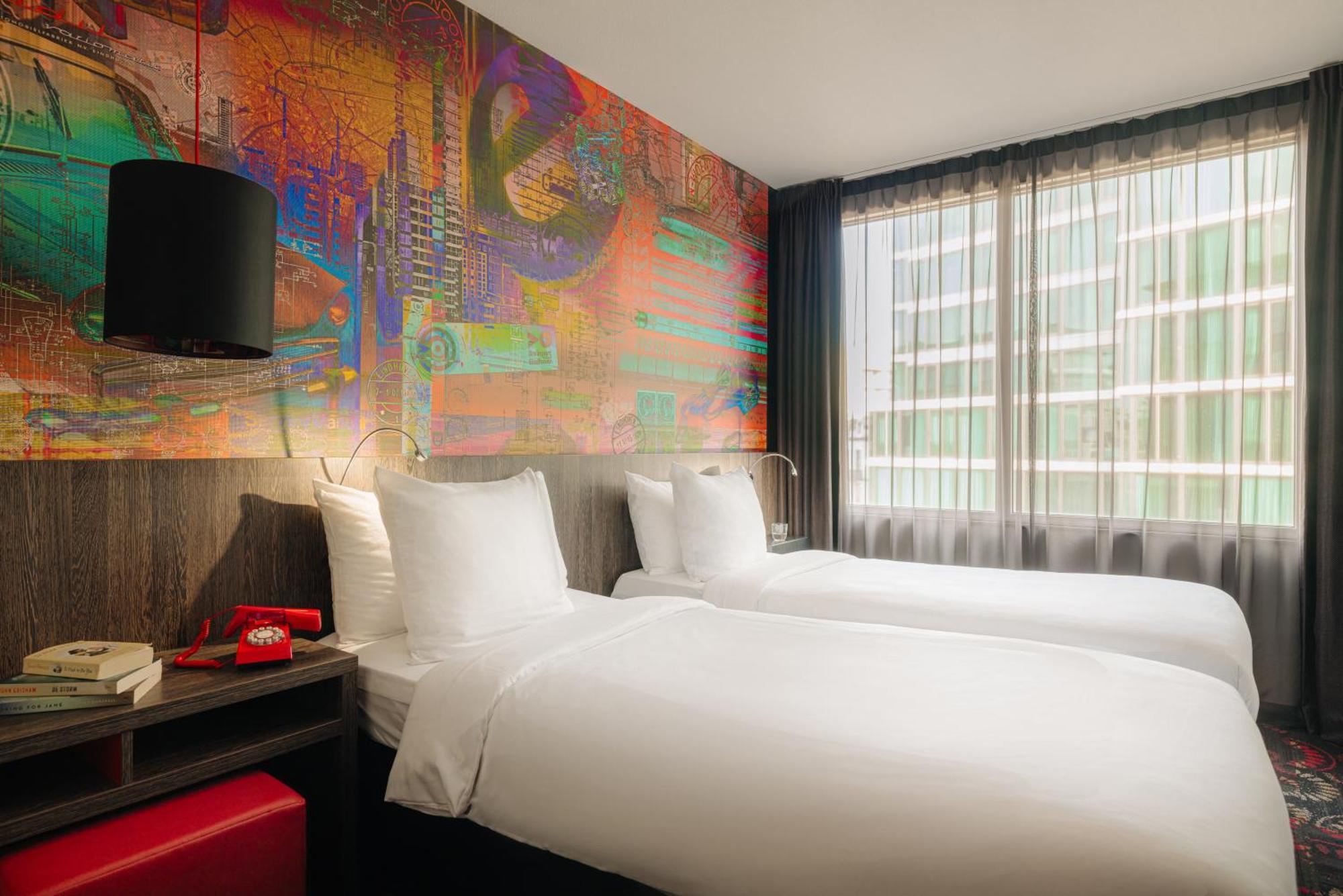 Leonardo Hotel Eindhoven City Center Former Crown Hotel Bagian luar foto