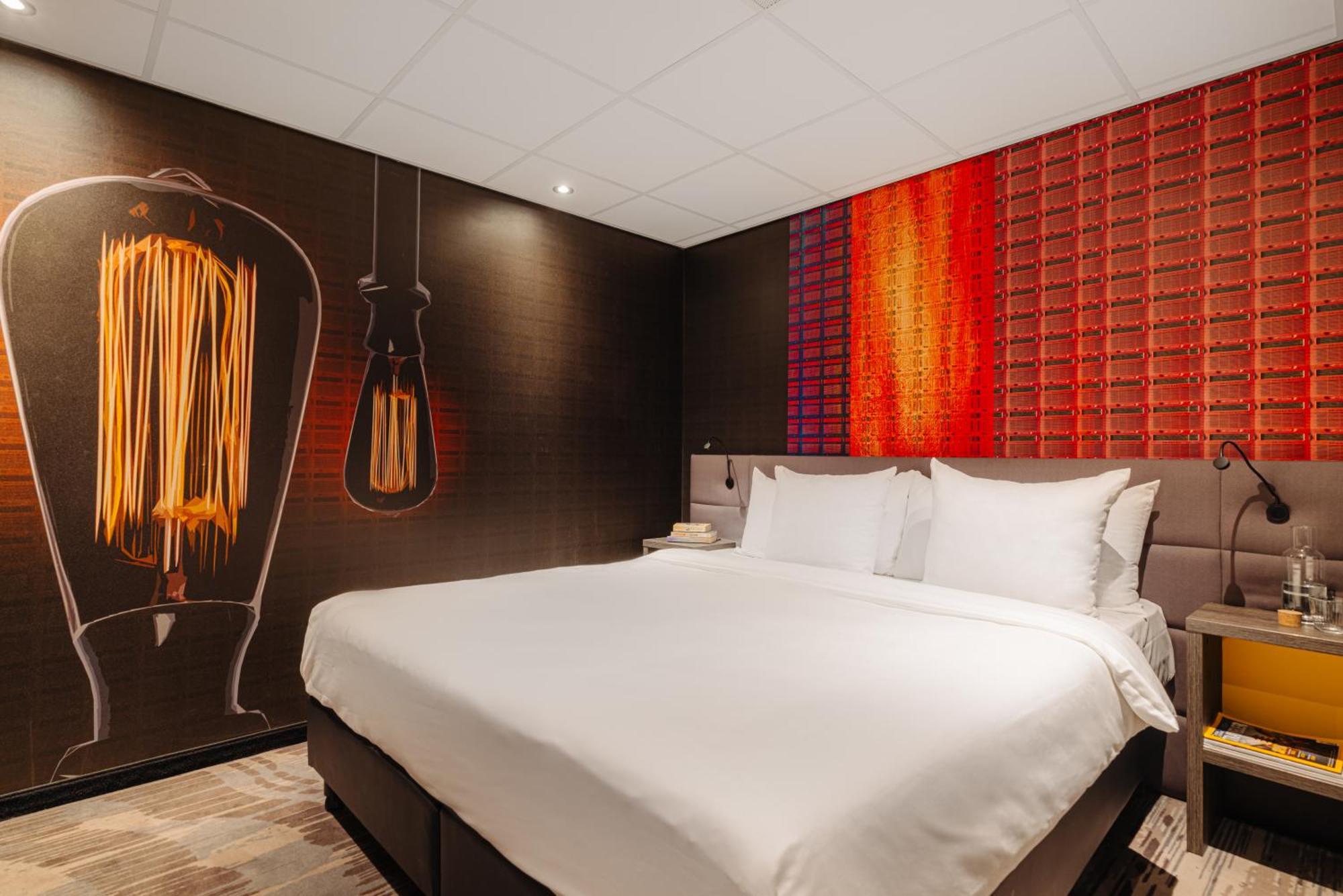Leonardo Hotel Eindhoven City Center Former Crown Hotel Bagian luar foto
