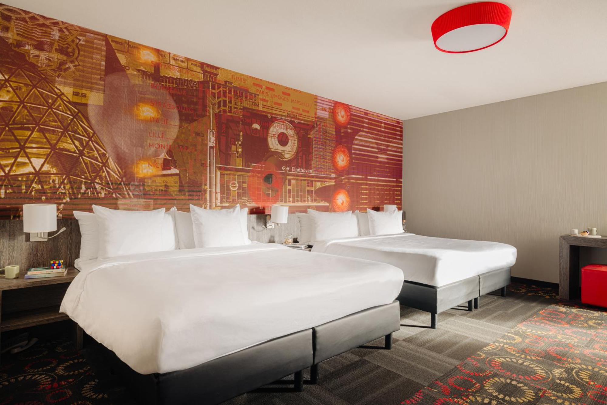 Leonardo Hotel Eindhoven City Center Former Crown Hotel Bagian luar foto