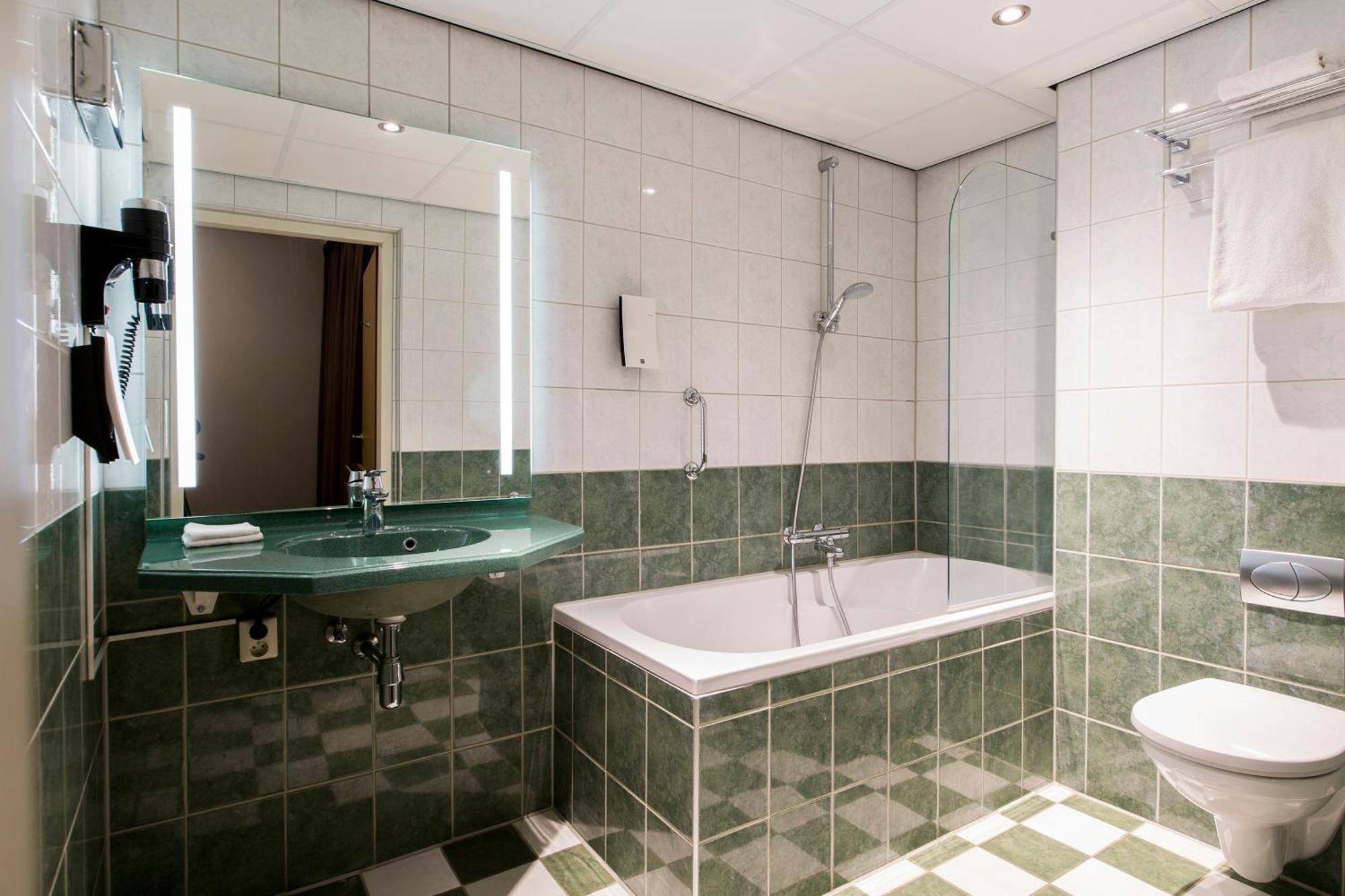 Leonardo Hotel Eindhoven City Center Former Crown Hotel Ruang foto
